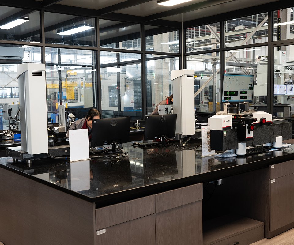 Since 2007, Guangzhou Kasen has been a trusted manufacturer and exporter of high-performance automotive air conditioning parts. Based in Guangzhou, China, we supply a wide range of products—including compressors, clutches, electric compressors, valves, and bearings—to the global aftermarket and domestic OEMs.